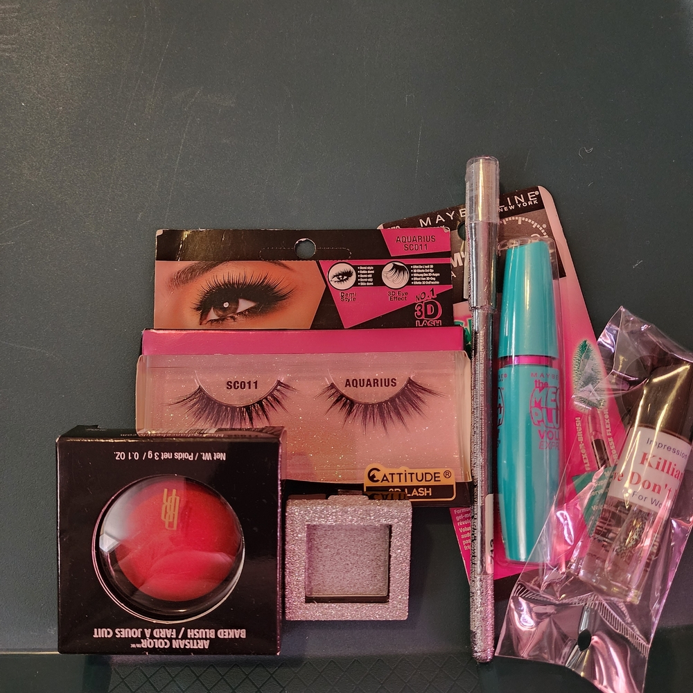 Nwt Makeup Bundle Maybelline Turquoise Mascara and Pink Blush with Lashes Set